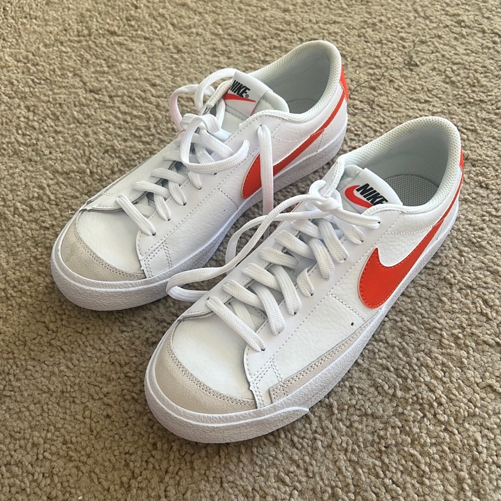 Nike Blazer Low ‘77 White/ Team Orange Sneakers